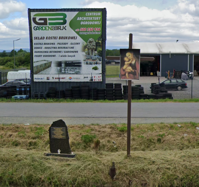 Gedenkstein am Kreuz f&uuml;r Ida Strauch