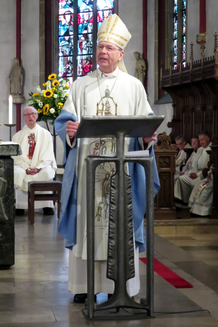 In dem Pontifikalamt der Wallfahrt predigt Weihbischof Dr. Stefan Zekorn, Bistum M&uuml;nster.