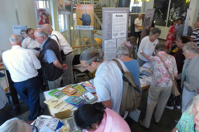 Am Stand der Zentralstelle Grafschaft Glatz/Schlesien e.V. war meistens viel Betrieb.