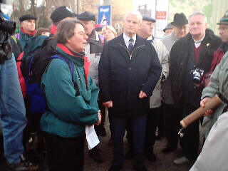 Bild 6: Ansprache vor der Stafetten-&Uuml;bergabe