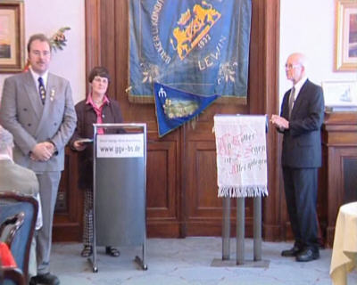 Begr&uuml;&szlig;ung