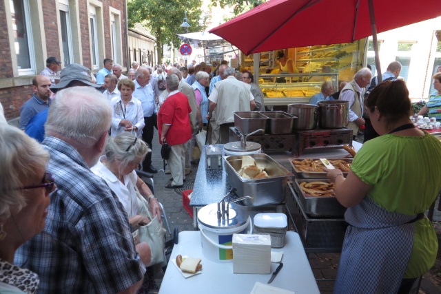 70. Glatzer Wallfahrt in Telgte 2016: Auch schlesische W&uuml;rste machen eine Glatzer Wallfahrt aus.