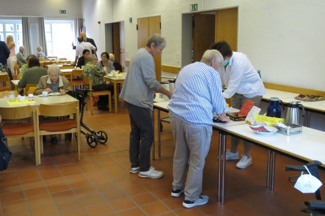 75. Glatzer Wallfahrt nach Telgte 2022: Kaffee und Kuchen im Pfarrsaal