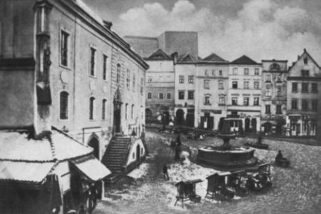 Rathausvorplatz