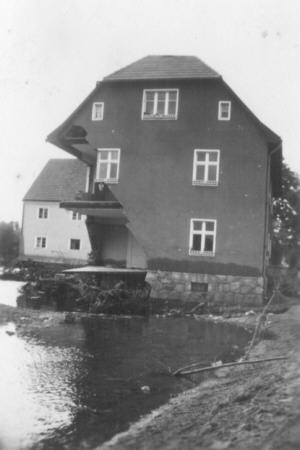 Haus mit Hochwasserschaden