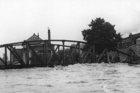 Hochwasser an der K&ouml;nigshainer Br&uuml;cke