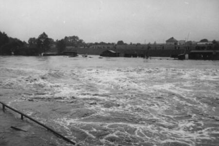 Hochwasser an der Badeanstalt