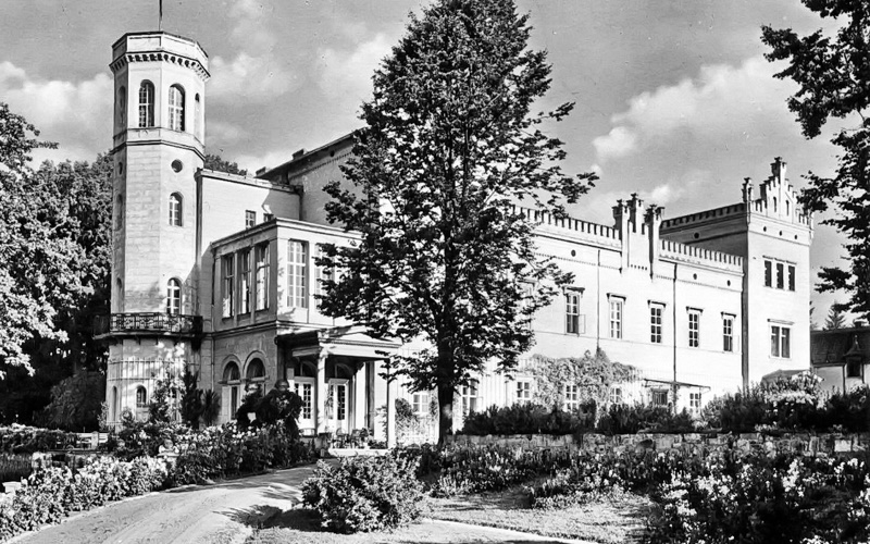 Schlo&szlig; Au&szlig;enansicht