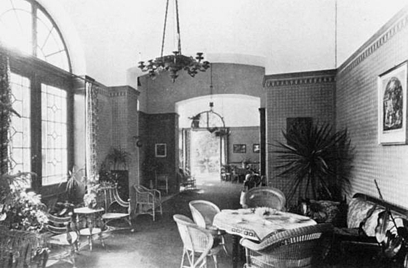 Schlo&szlig;: Vorhalle