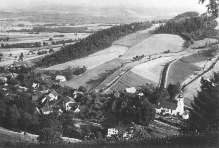 Ortsansicht mit Kirche