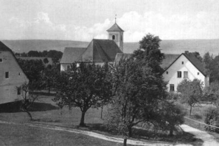 Teilansicht mit Kirche
