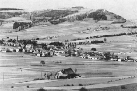 Ortsansicht mit Kirchelberg