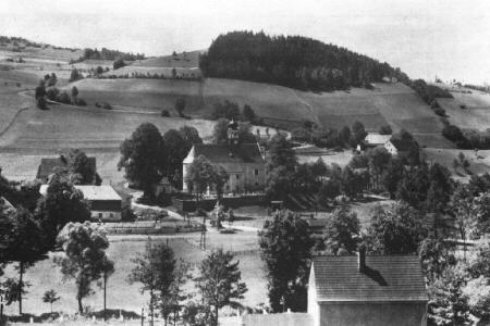 Teilansicht mit Kirche